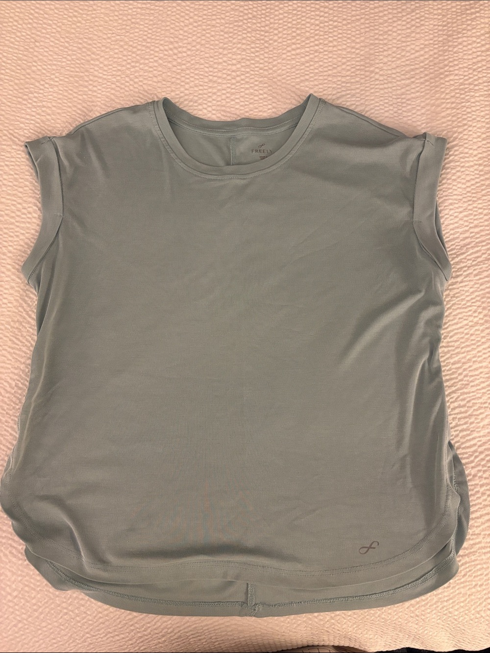 FREELY LIGHTWEIGHT SLEEVELESS TOP